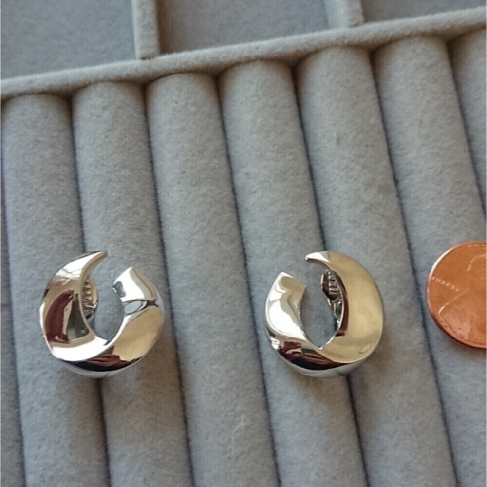 Monet chunky silver tone hoops clip on earrings - Picture 4 of 6